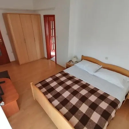 Apartman Jelena For 2 Persons, 300m From *