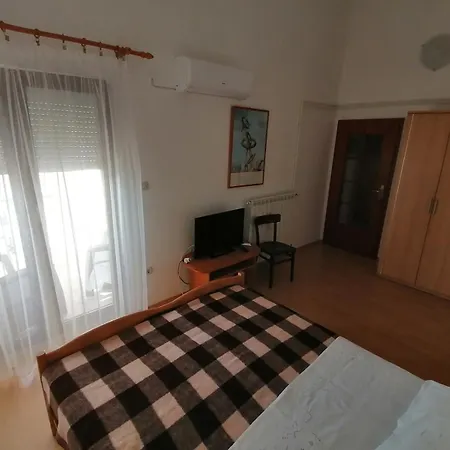 Jelena For 2 Persons, 300m From * Novi Vinodolski